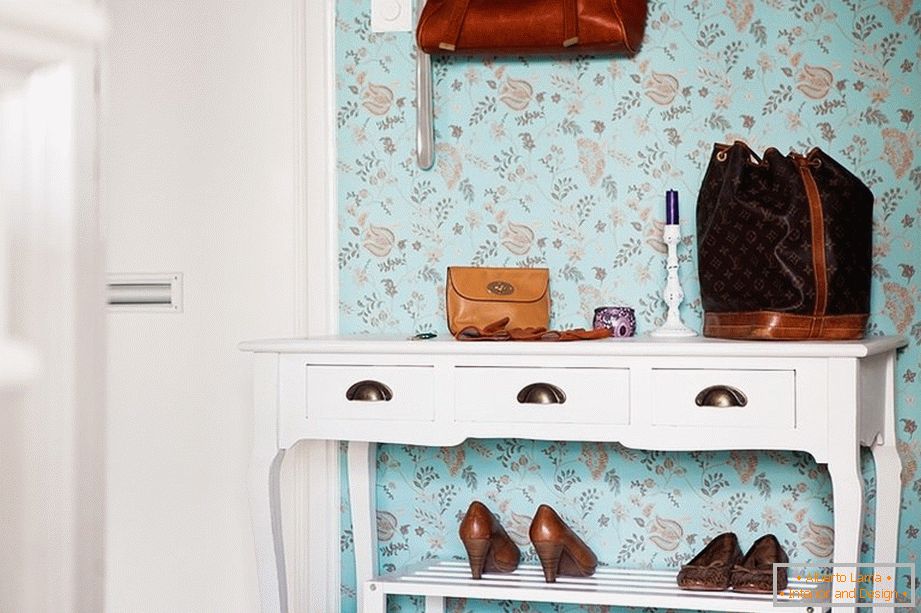 Shelves for shoes in the hallway