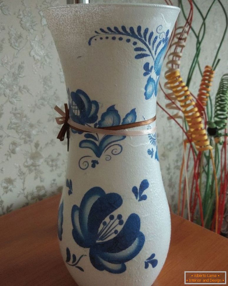747156206590615f5ad19df320wt-for-home-and-interior-vase-gzhel