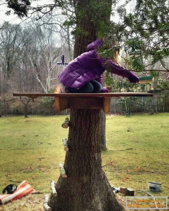 simple-child-house-on-tree