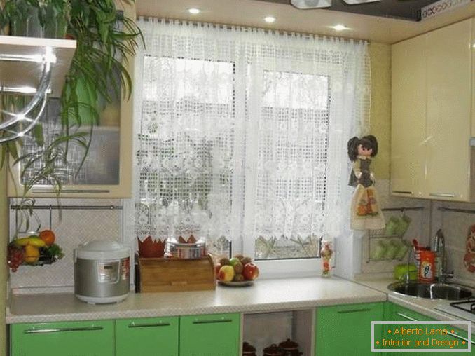 Design of 1 room apartment in Khrushchev - a photo of a small kitchen