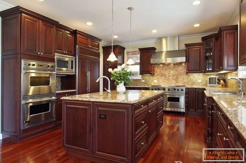 Large kitchen in a classic style