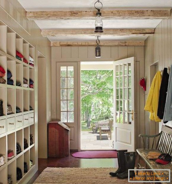 Fashionable hallway design in a private home in 2016