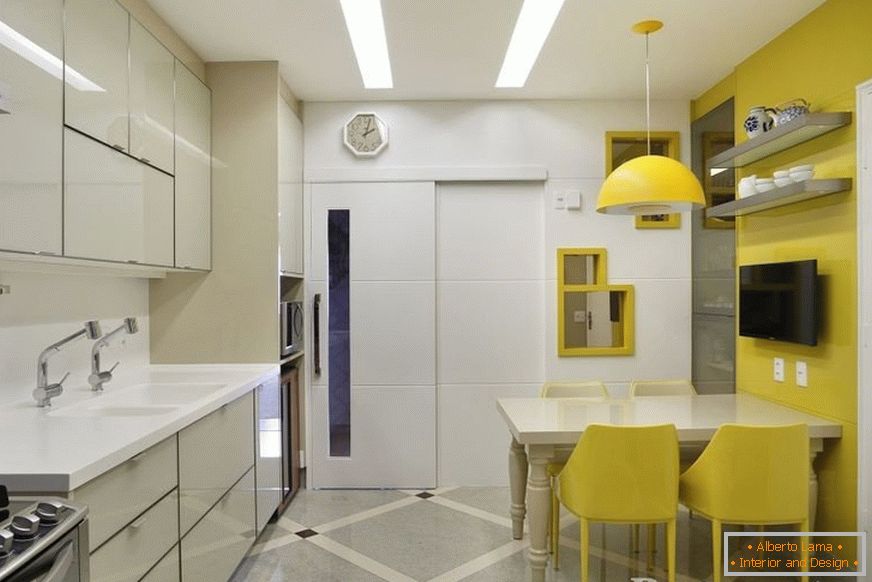 Kitchen at 12 meters with dining area
