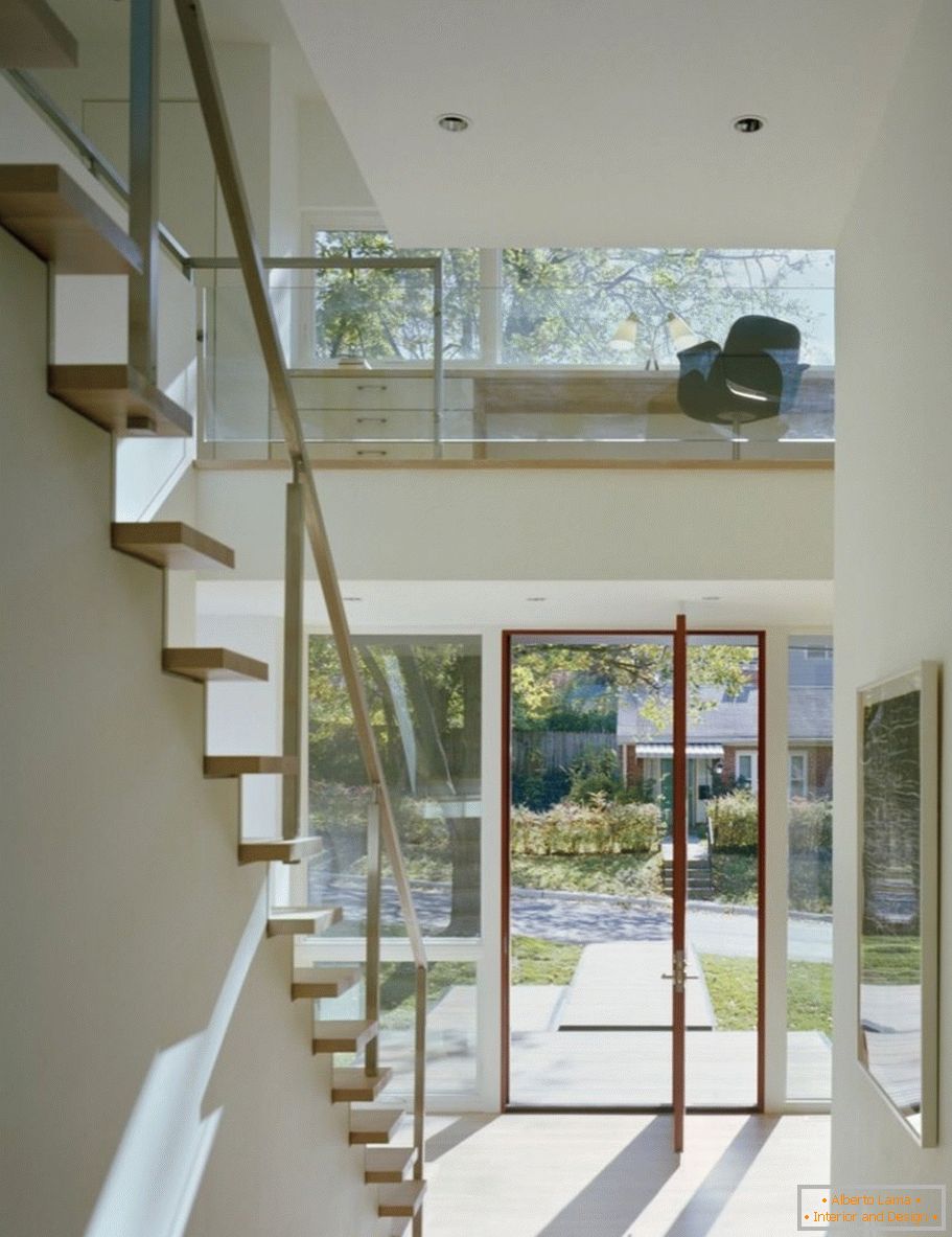 Using large windows in the hallway