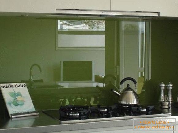 Glass as a kitchen decor