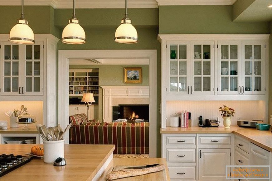 Painted walls in the kitchen in a country house