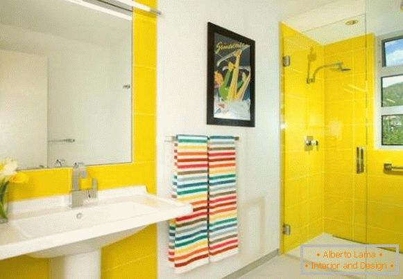 Bathroom design in studio apartment 30 sq m