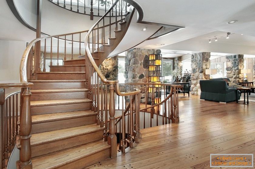 A simple classic staircase in a big house