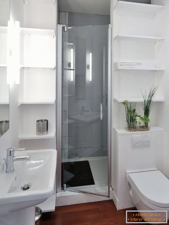 Interior of a combined bathroom with an unusually comfortable layout