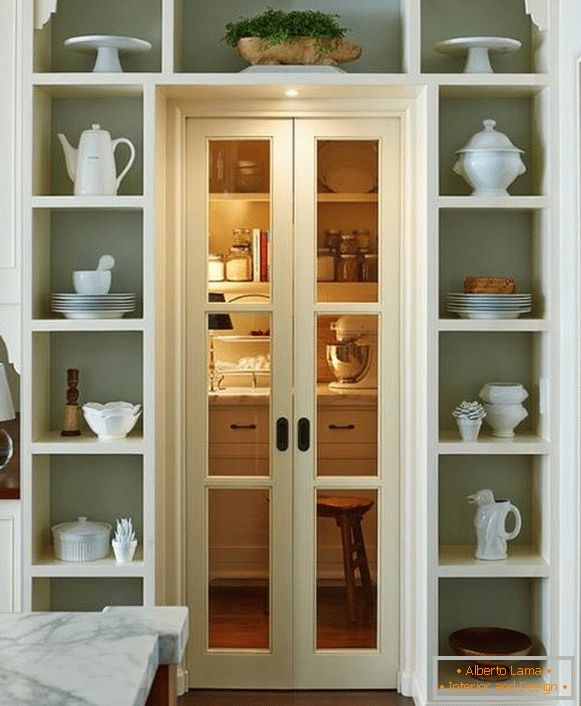 Sliding doors to the pantry - photo design