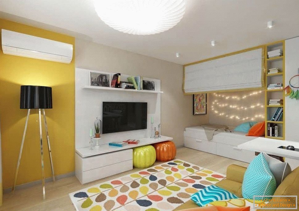 Яркий interior design of a small apartment