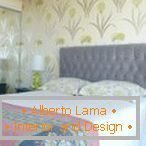 Light wallpaper with a floral print for a small bedroom