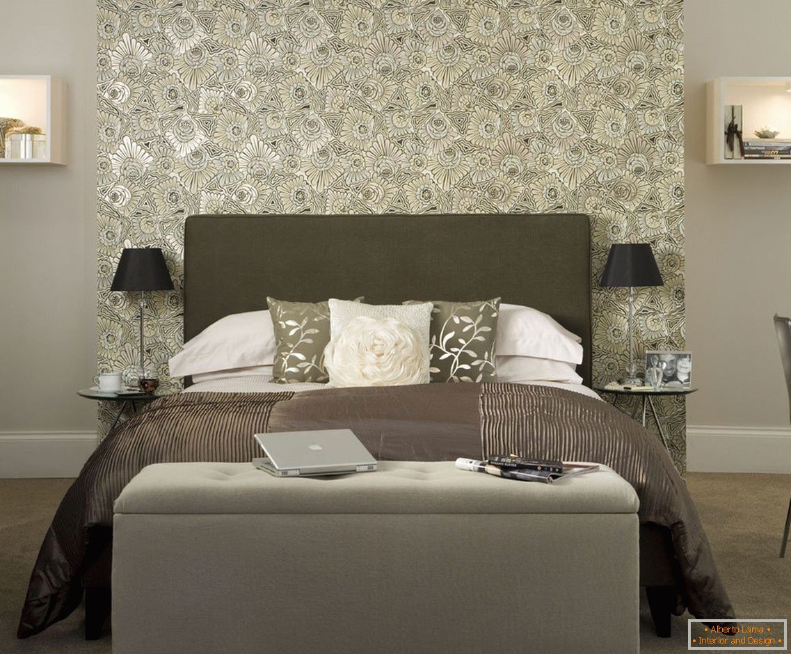 The allocation of the area at the head of the bed wallpaper