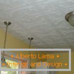 The design of the ceiling with expanded polystyrene