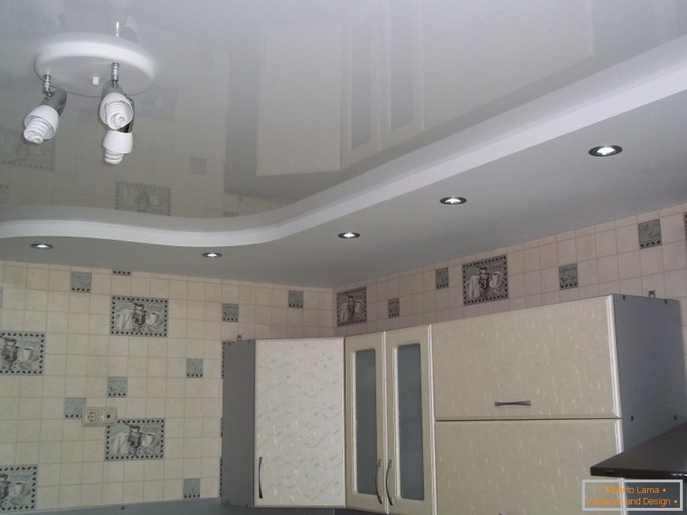 Suspension потолок на кухне