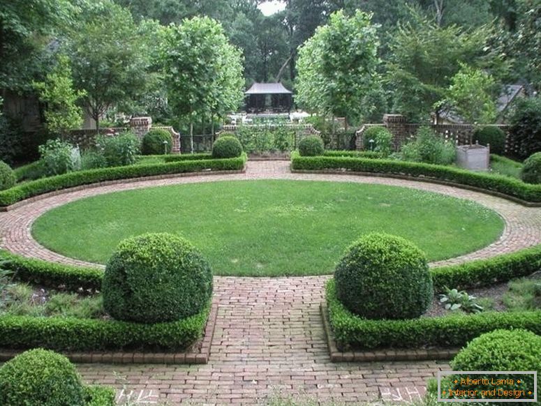 Round bushes and paths