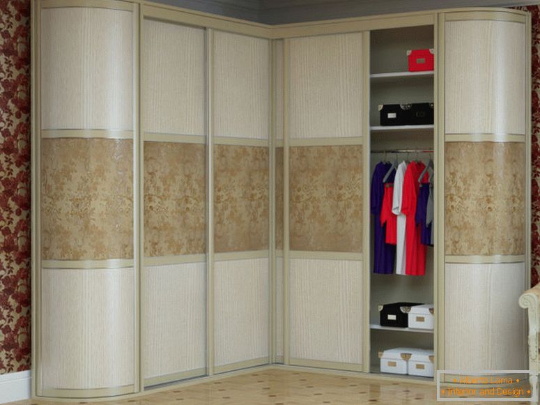 corner-wardrobe-in-room-1