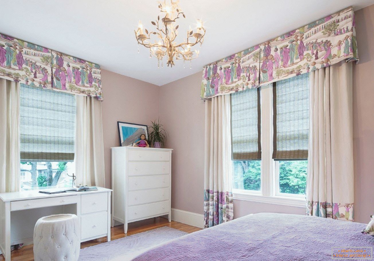 Curtains in the interior of the bedroom