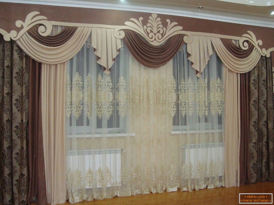 Curtains with patterns from fabric