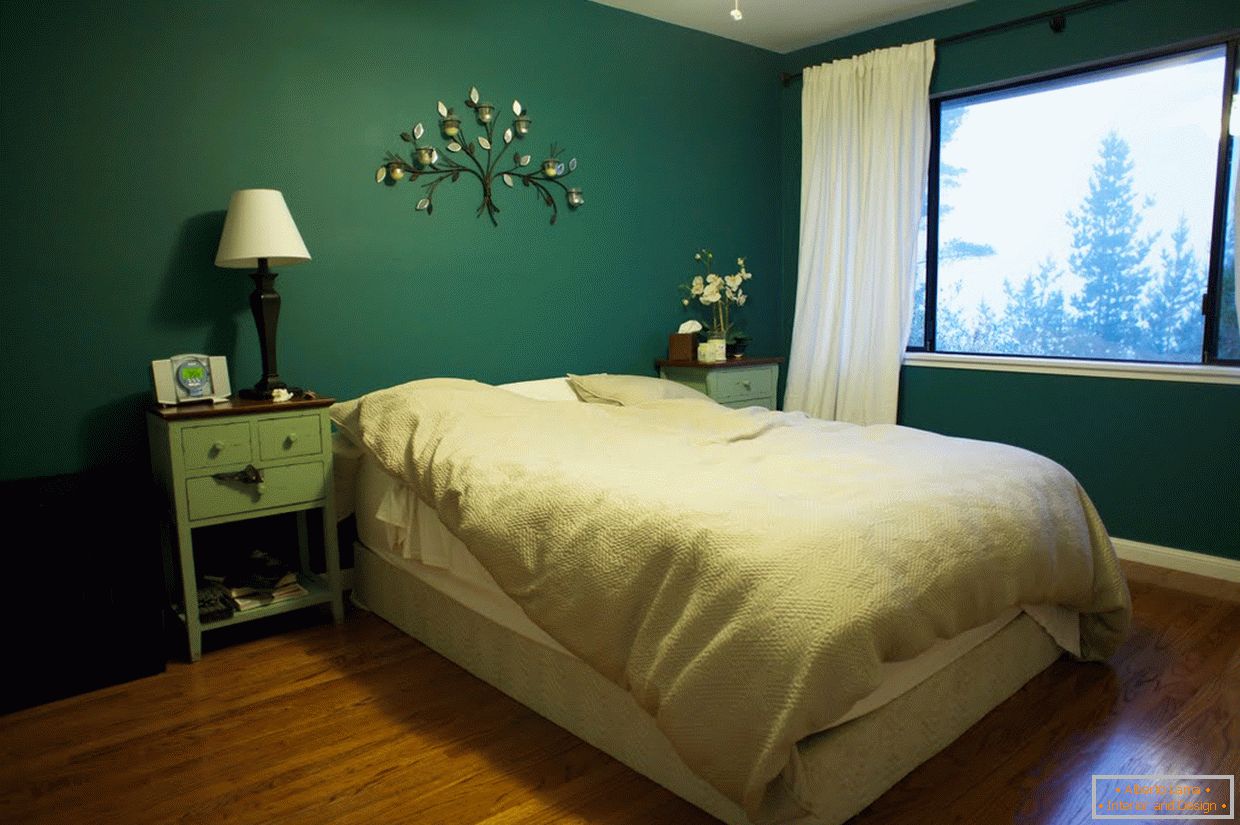 Shades of green in the design of the bedroom