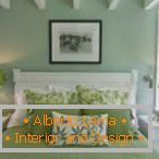 Elements of decor for a green bedroom