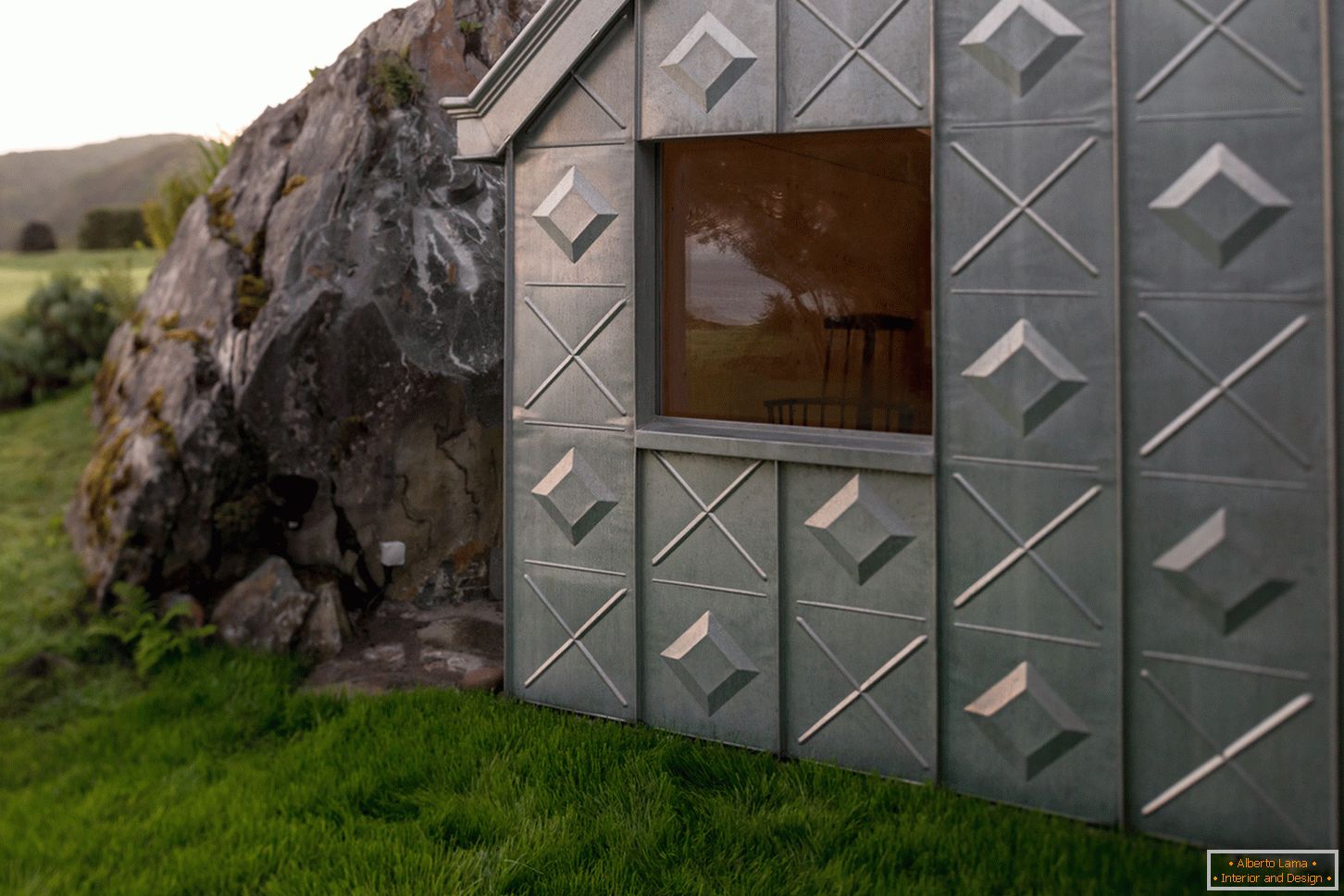 The facade of a small house from Midden Studio