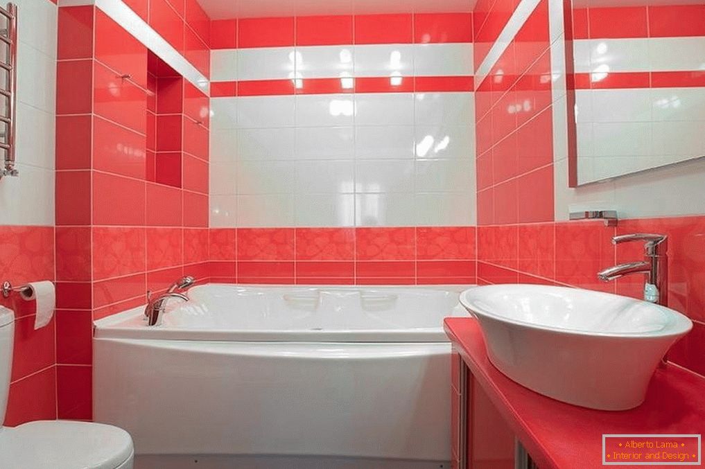 White and red tiles in the bathroom