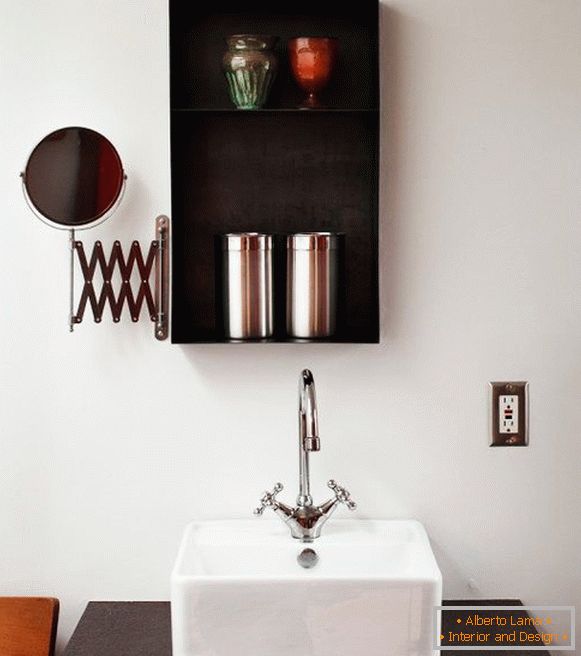 Small washbasin in the bathroom