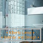 Glass blocks in bathroom design