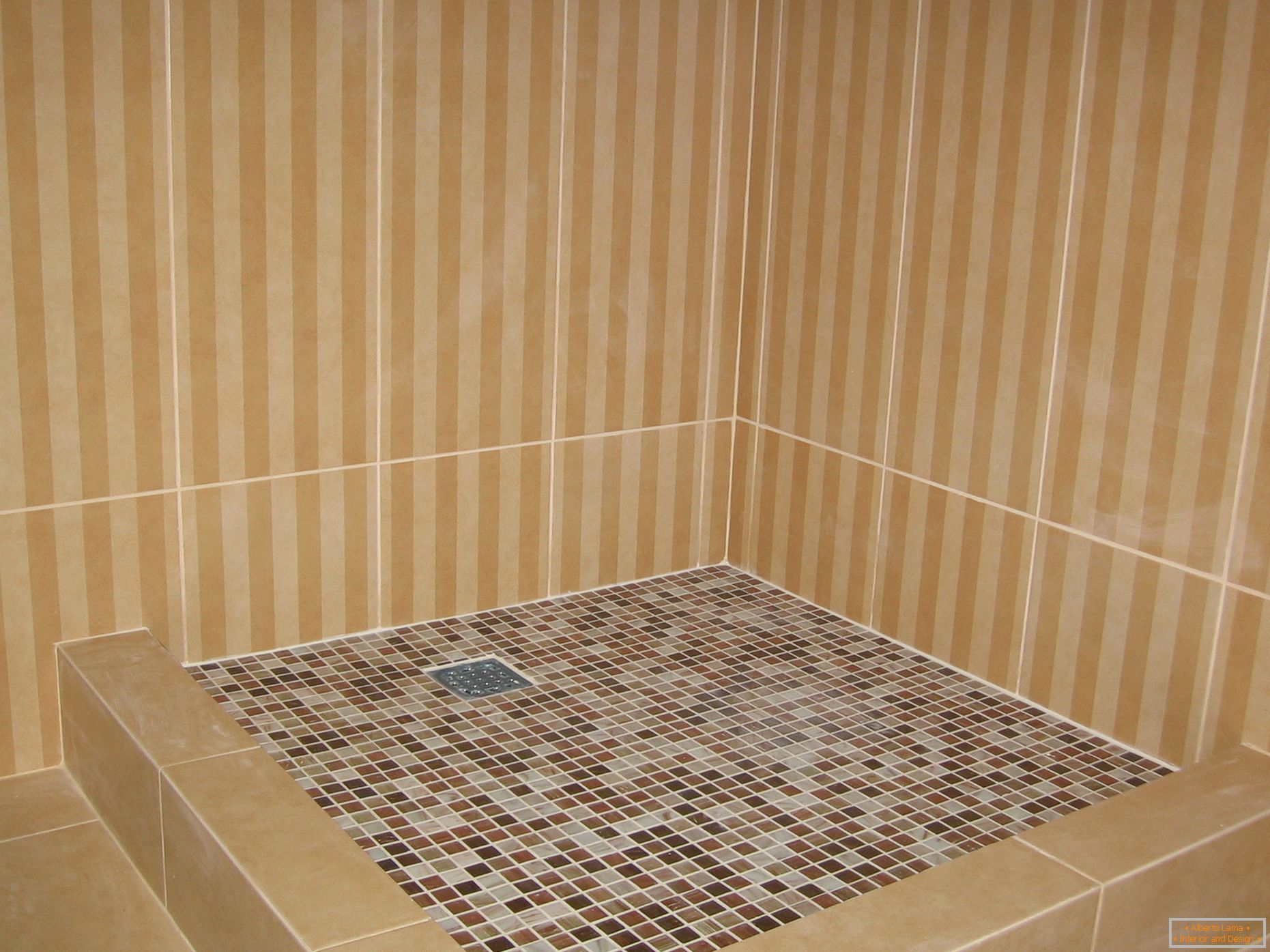 Shower tray of tiles