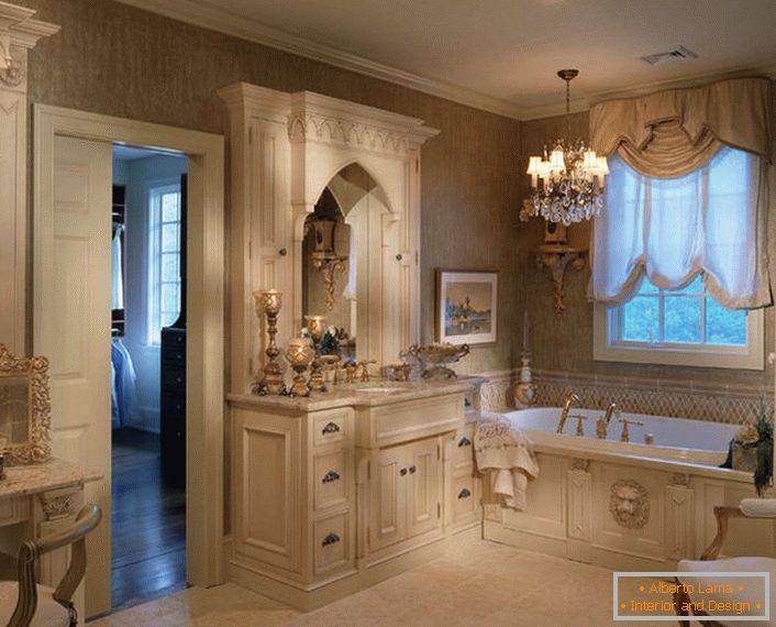 Elegant design with notes of pomposity is embodied in reality in the bathroom in the Art Nouveau style.