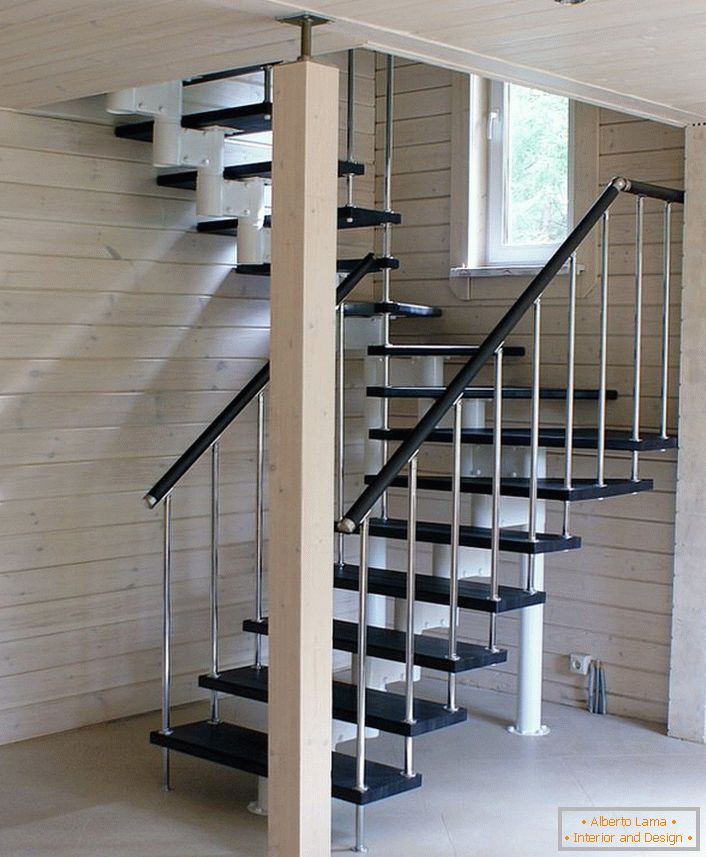 The optimal version of an elegant modular staircase for a house built of light wood.