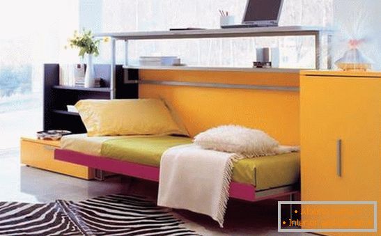 Single-color furniture set in the living room