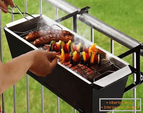 Grill на маленьком балконе