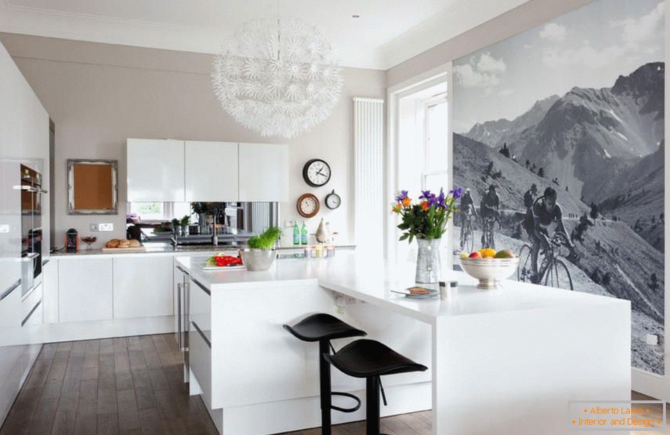 Medium-sized photo wallpapers in the kitchen
