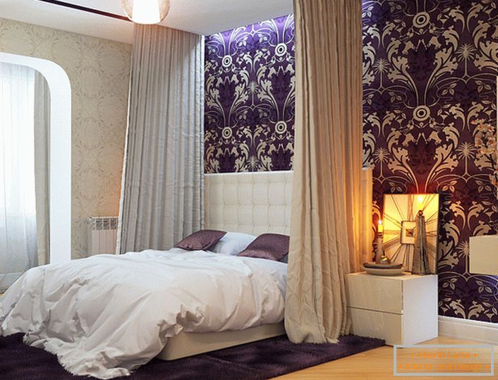 Baldahin, mounted in the ceiling, perfectly combined with a strict bed in the Art Nouveau style.