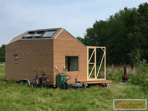 Country house with wheels with terrace