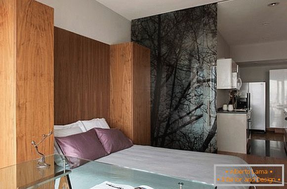 Bedroom с деревянной отделкой