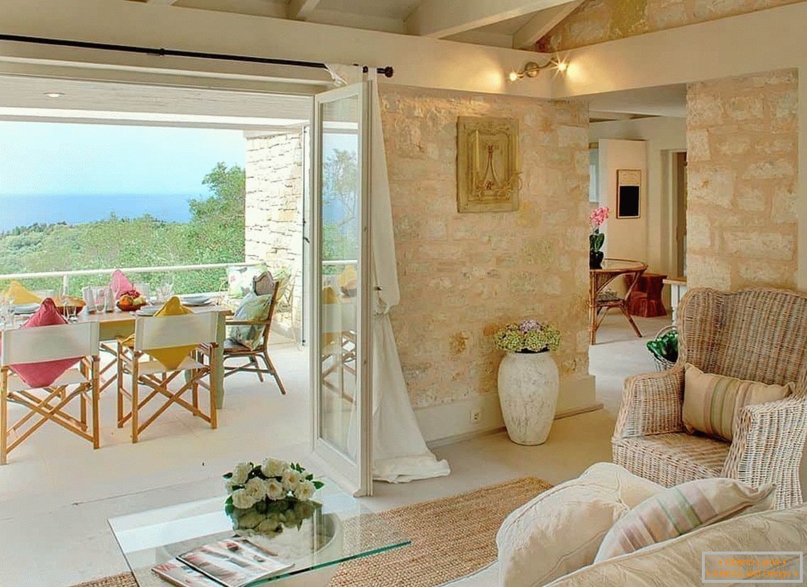 The Greek style uses natural materials for decoration