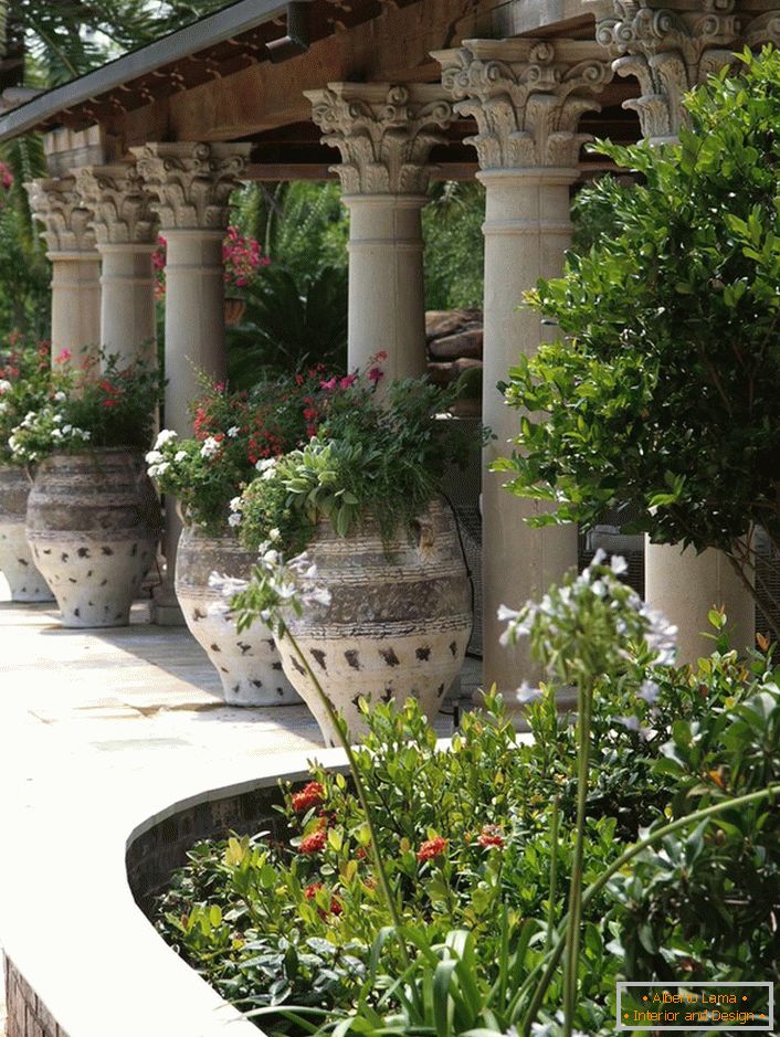 Courtyard in Mediterranean style