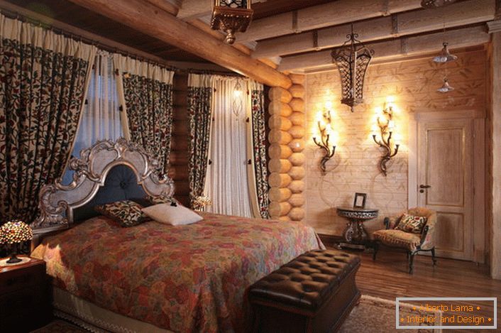 Play contrasts in the bedroom in country country style. The bedroom is well chosen lighting.