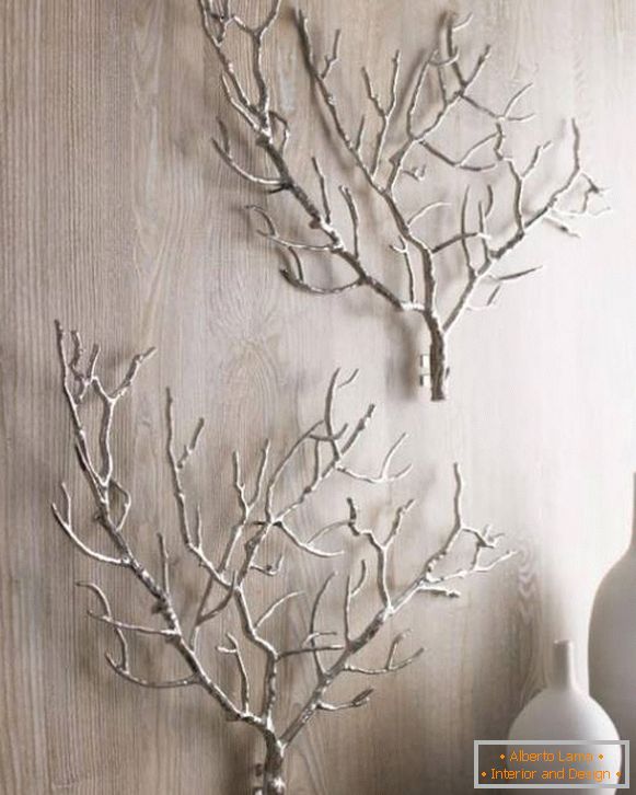 Decorating walls with natural materials