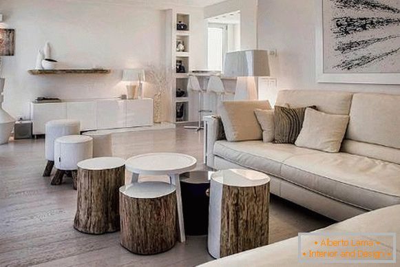 Stumps in the design of the living room