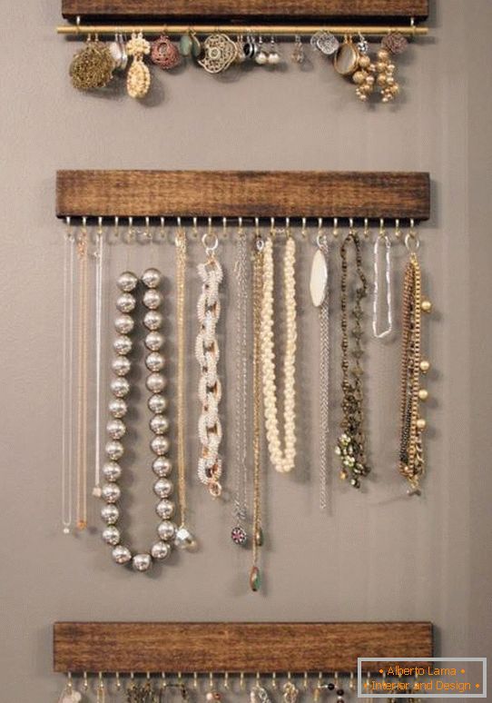 homemade-hanger-for-jewelry