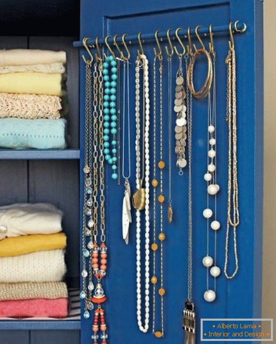 hanger-for-jewelry-na-dverce