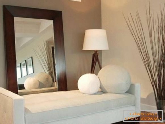 Large decor items, minimalist interior