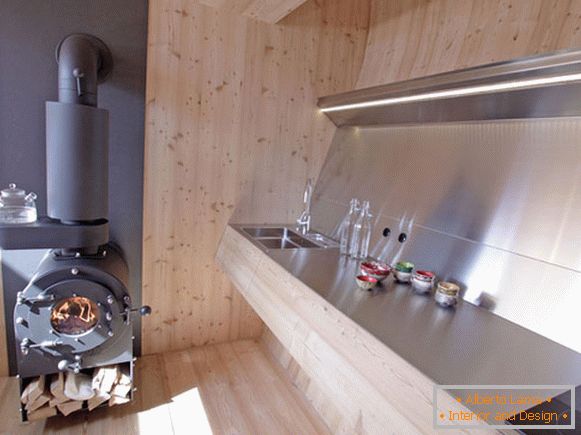 Interior of the kitchen of the small cottage Ufogel in Austria