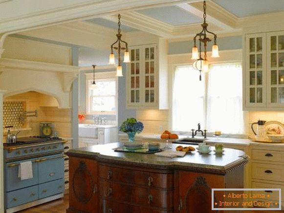 Vintage Kitchen Design with Island Photo