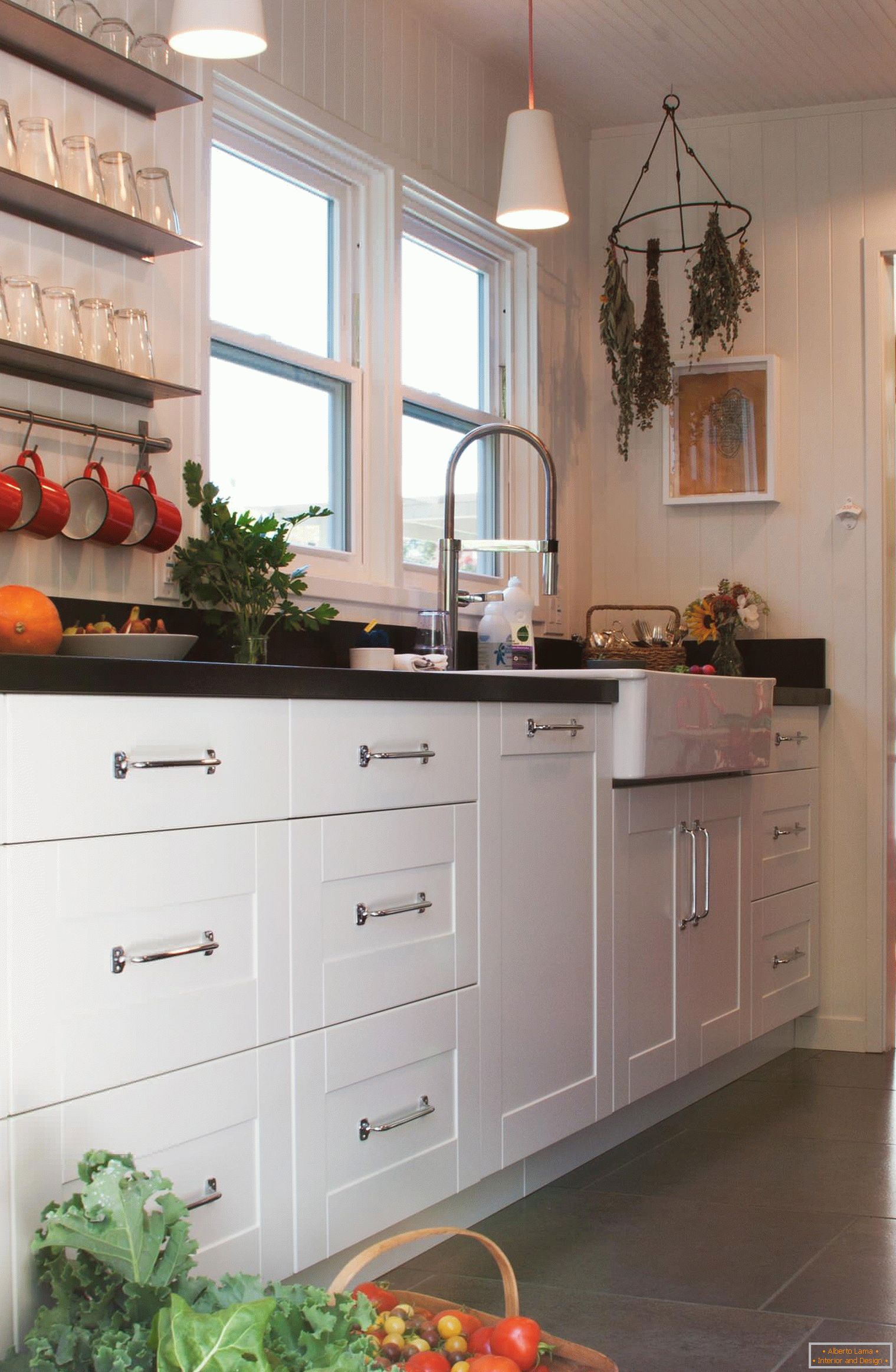 Kitchen in white color