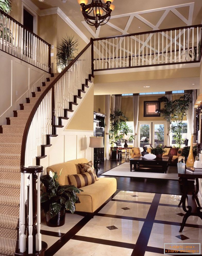 Direct staircase in the living room